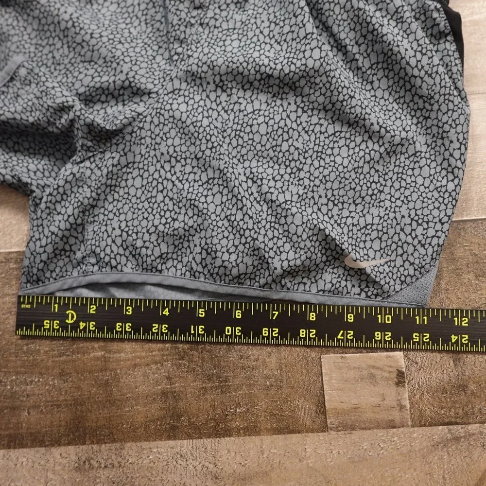Nike Dri-FIT Running Shorts Women's Small Gray Black Reflective Print Lined - Picture 8 of 11